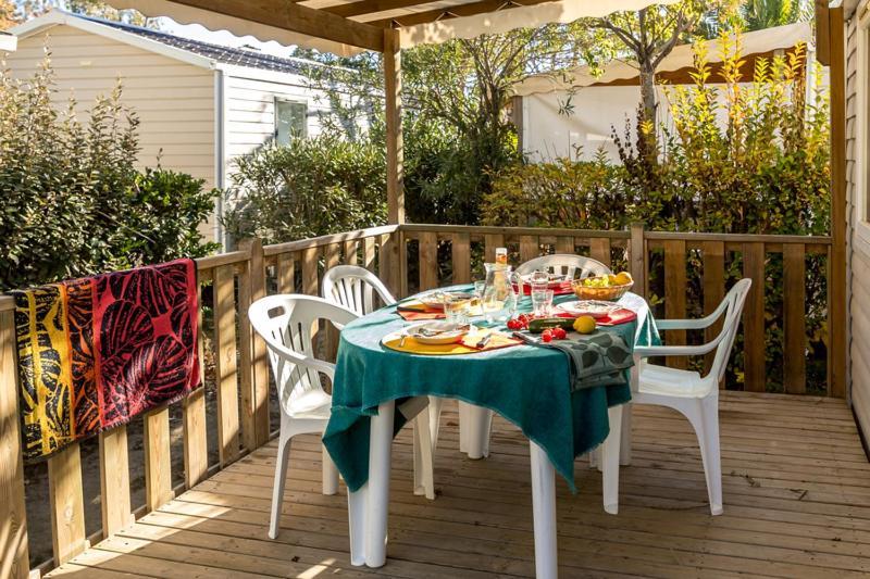 Camping L'Oasis Et California Hotel Le Barcares Ruang foto